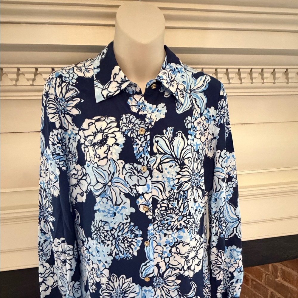 Lilly Pulitzer Women’s Floral Button-Up Shirt in Blue and White Sz XSmall